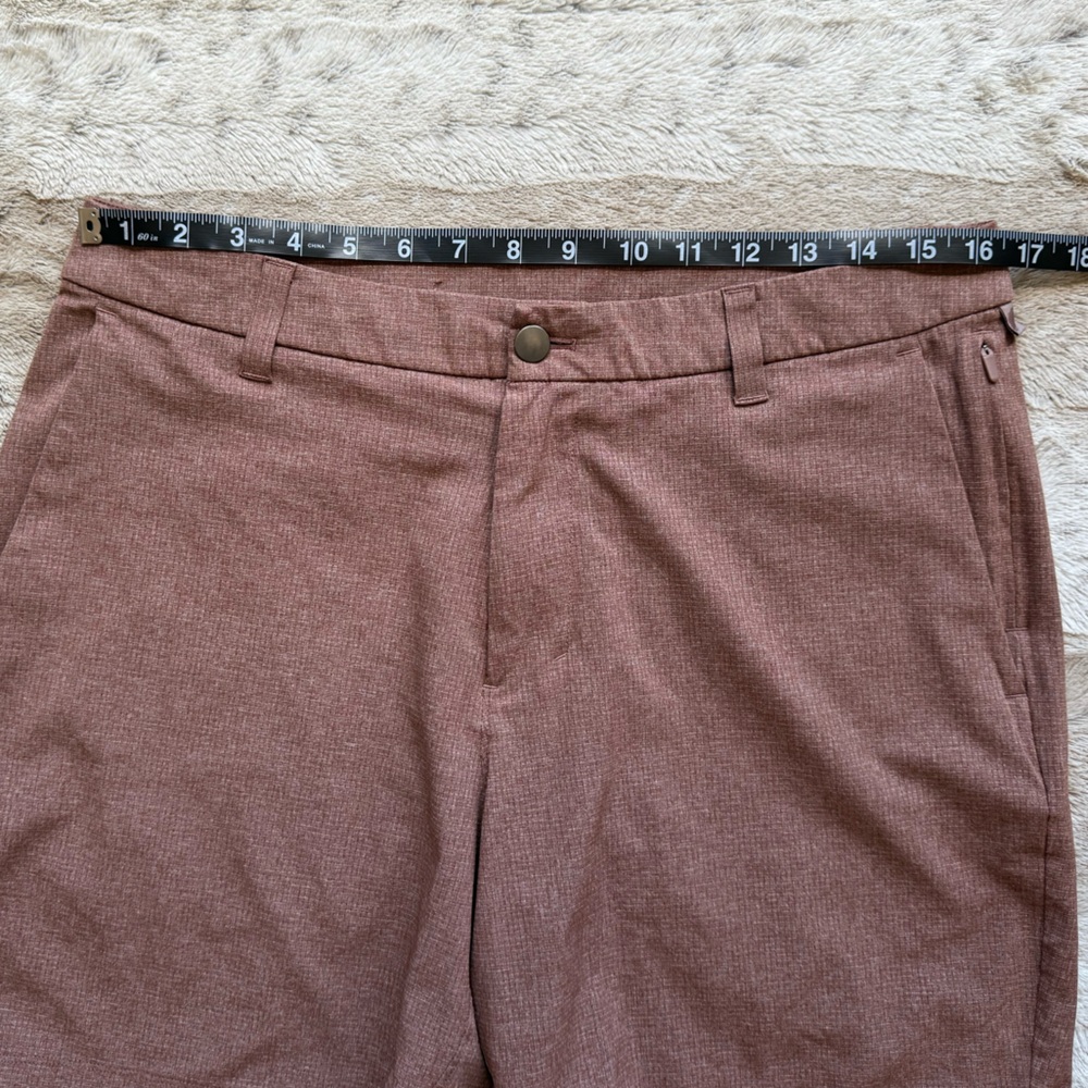 Lululemon Commission Classic-Fit Short 7" *Ventlight in
Heathered Smoky Topaz - Picture 11 of 15
